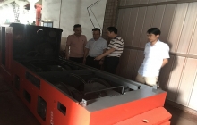 四川新寧客戶來(lái)廠考察蓄電池電機(jī)車(chē)