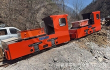 一批5噸湘潭鋰電池電機(jī)車抵達(dá)礦山現(xiàn)場(chǎng)