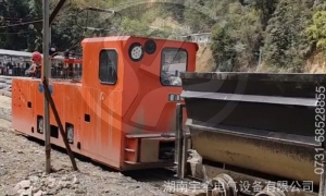 井下電機車影響牽引力的因素有哪些？